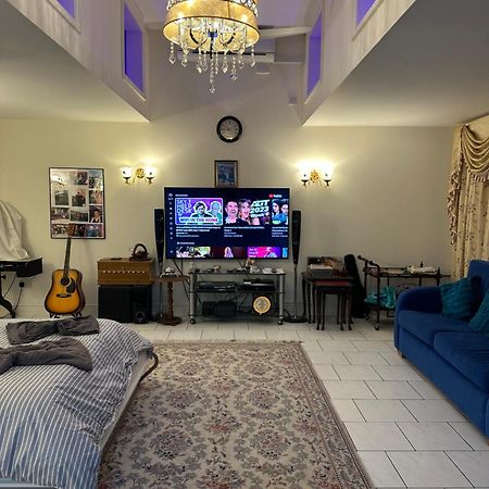 Amazing Gantshill Studio Annexe & Free Parking Redbridge Luaran gambar
