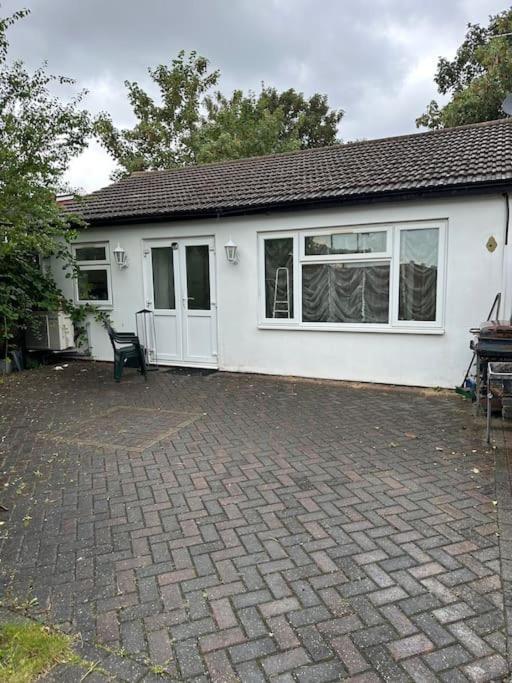 Amazing Gantshill Studio Annexe & Free Parking Redbridge Luaran gambar